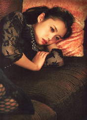 
Magazine,


Nakajima Saki,

