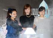 
Mano Erina,


Takahashi Ai,


Yoshizawa Hitomi,

