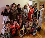 
ANGERME,


Funaki Musubu,


Ise Reira,


Kamikokuryou Moe,


Kasahara Momona,


Katsuta Rina,


Kawamura Ayano,


Murota Mizuki,


Nakanishi Kana,


Oota Haruka,


Sasaki Rikako,


Takeuchi Akari,


Wada Ayaka,

