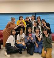 
ANGERME,


Funaki Musubu,


Ise Reira,


Kamikokuryou Moe,


Kasahara Momona,


Katsuta Rina,


Kawamura Ayano,


Murota Mizuki,


Nakanishi Kana,


Oota Haruka,


Sasaki Rikako,


Takeuchi Akari,


Wada Ayaka,

