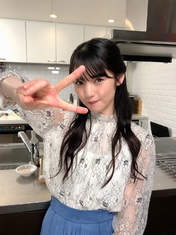 
Michishige Sayumi,

